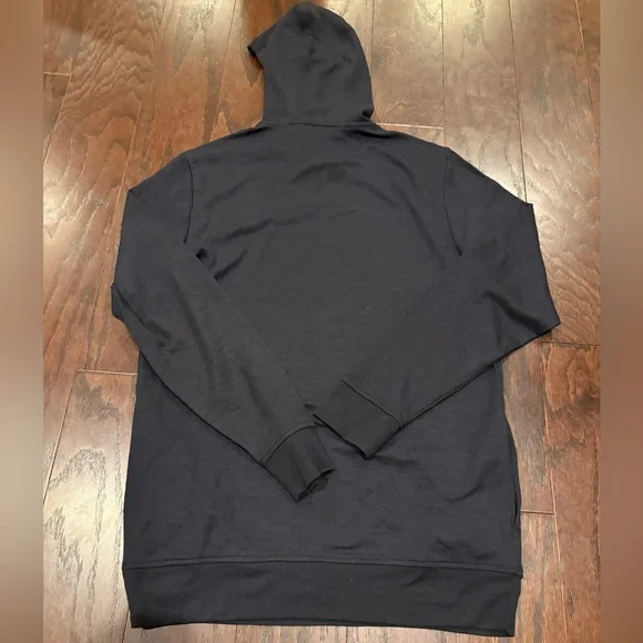 NEW Travis Mathew Navy Hoodie Social Jet Lag Graphic Pullover Size Medium NWOT - Picture 2 of 5